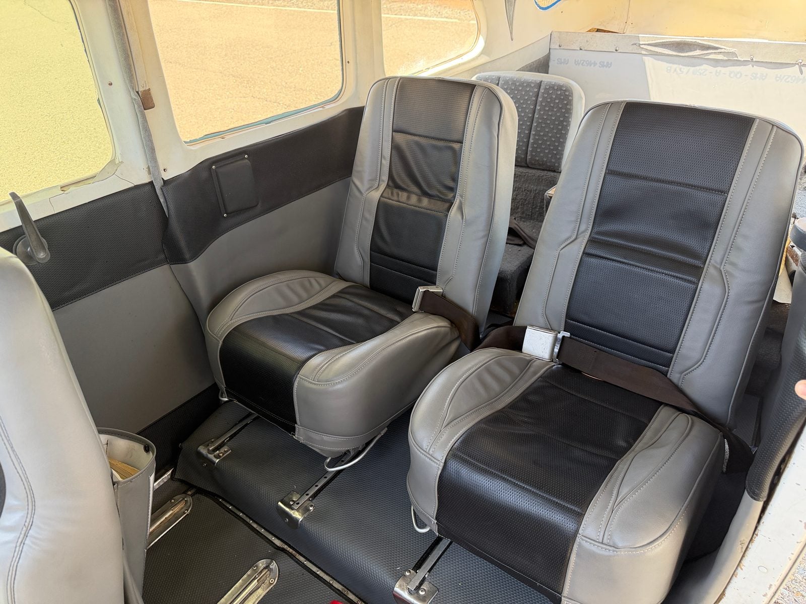 1965 CESSNA 210E Centurion - Image 9