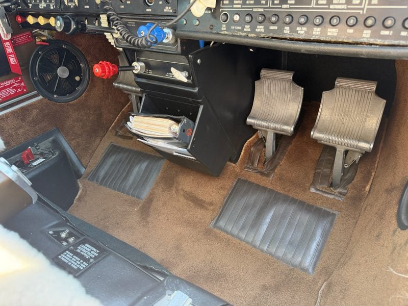 1981 BEECHCRAFT A36TC - Image 8