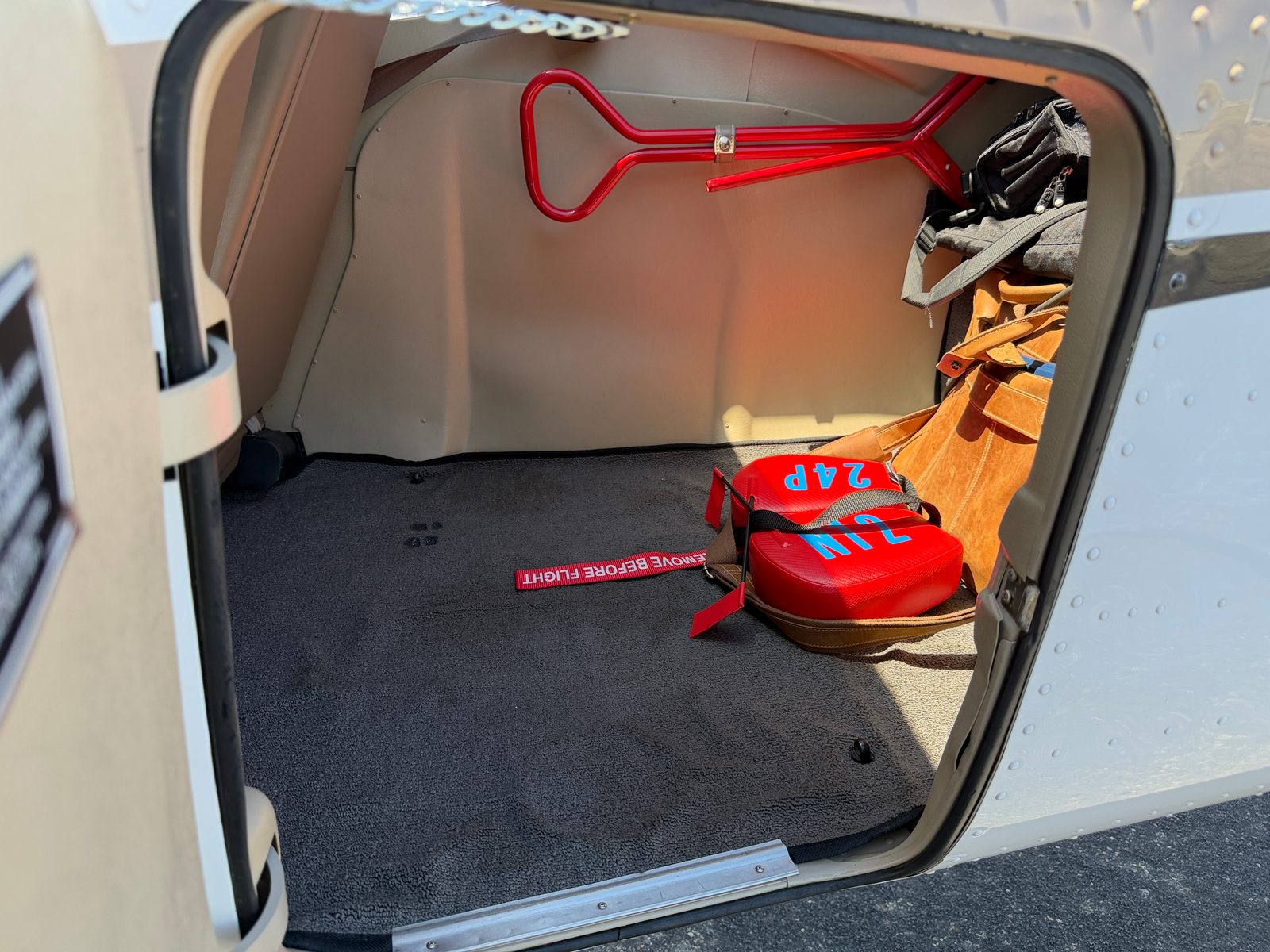 2004 CESSNA 182T - Image 10