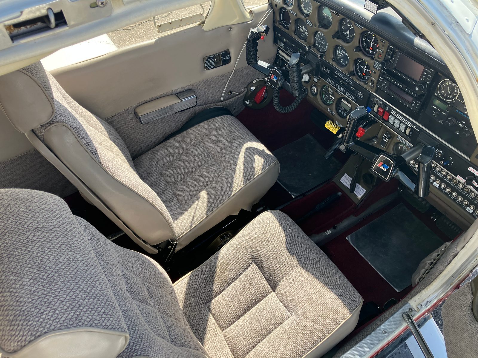 1978 PIPER 1978 Piper PA28-201T Turbo Arrow III - Image 9